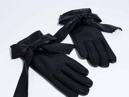 WINTOUR PLEATHER BOW ACCENT GLOVES IN BLACK Hot on Sale